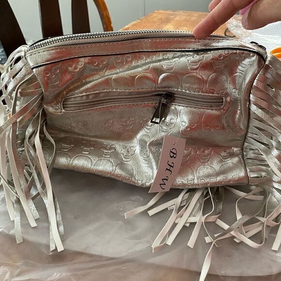 Fringed Skull Handbag    - Picture 4 of 6
